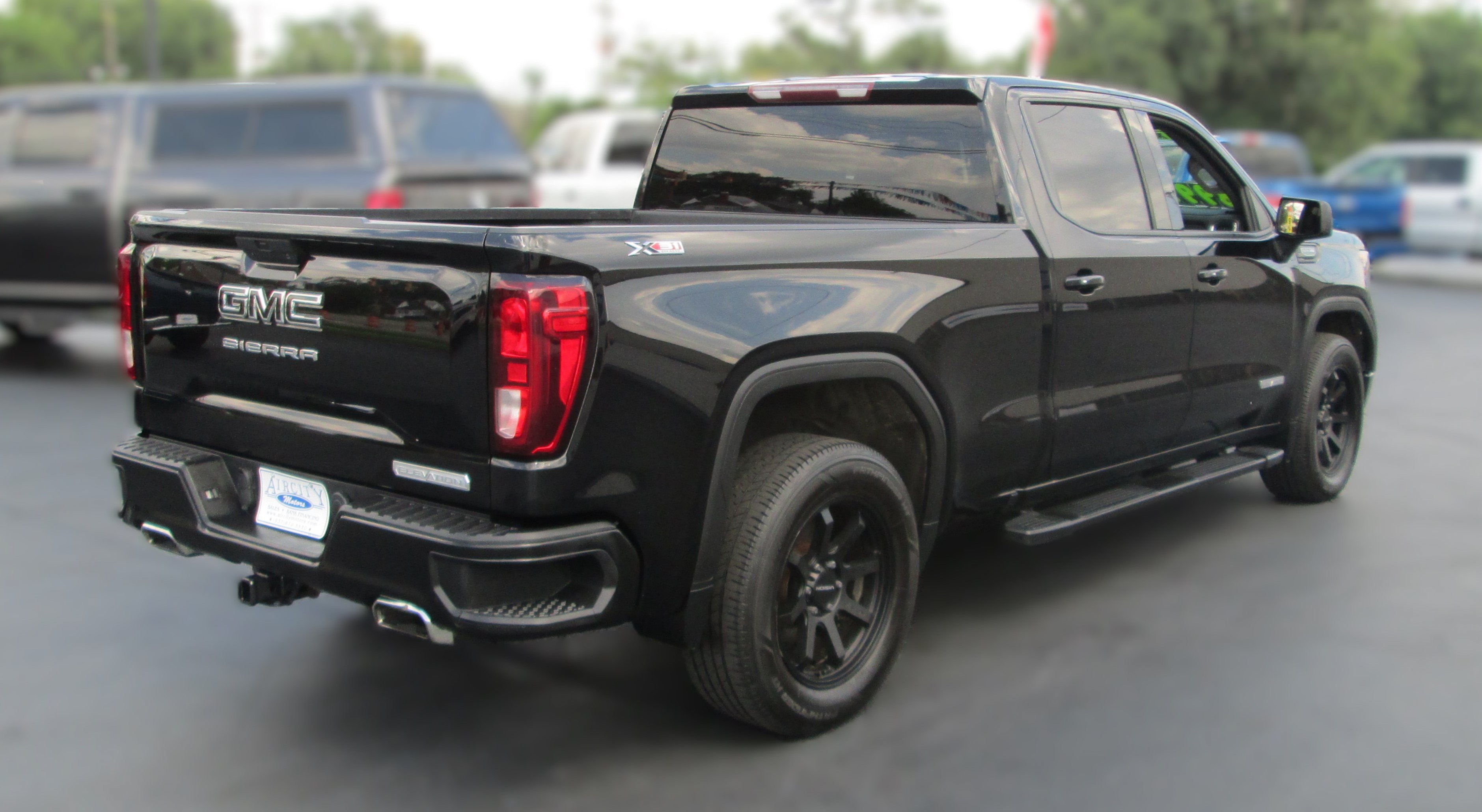 Used 2021 GMC Sierra 1500 Elevation w/ X31 Off-Road Package AWD/4WD image 5