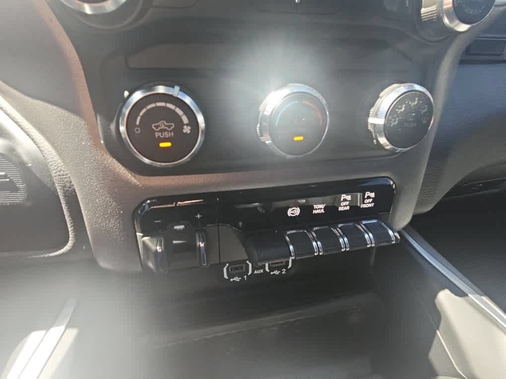 Used 2024 RAM 2500 Big Horn w/ Off Road Package AWD/4WD image 17