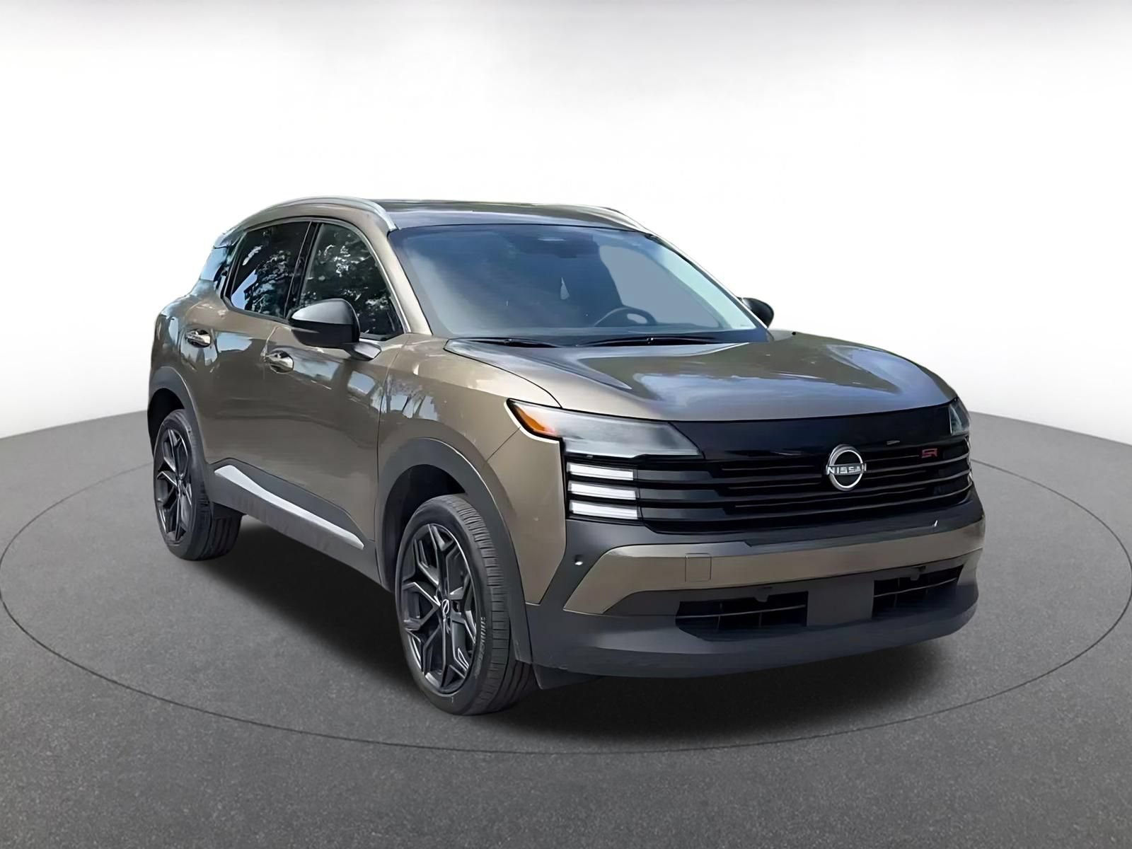 Used 2026 Nissan Kicks SR FWD image 3