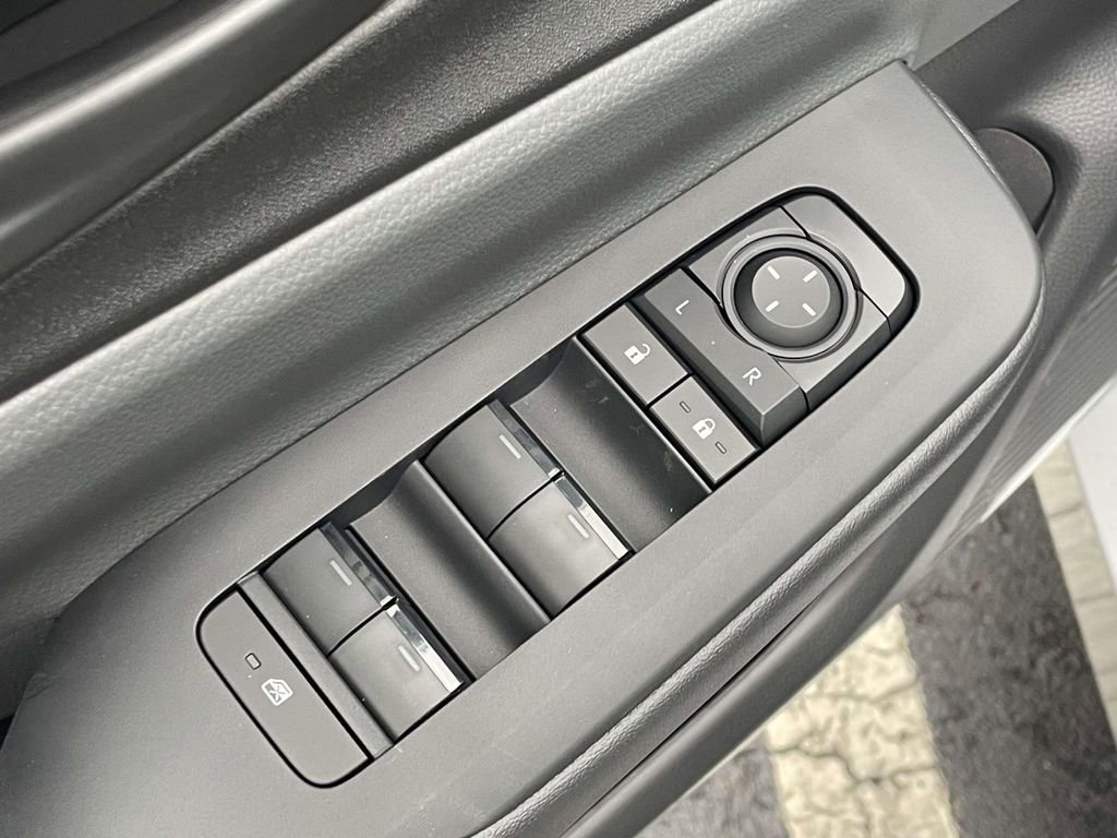 New 2026 Toyota Prius LE image 25