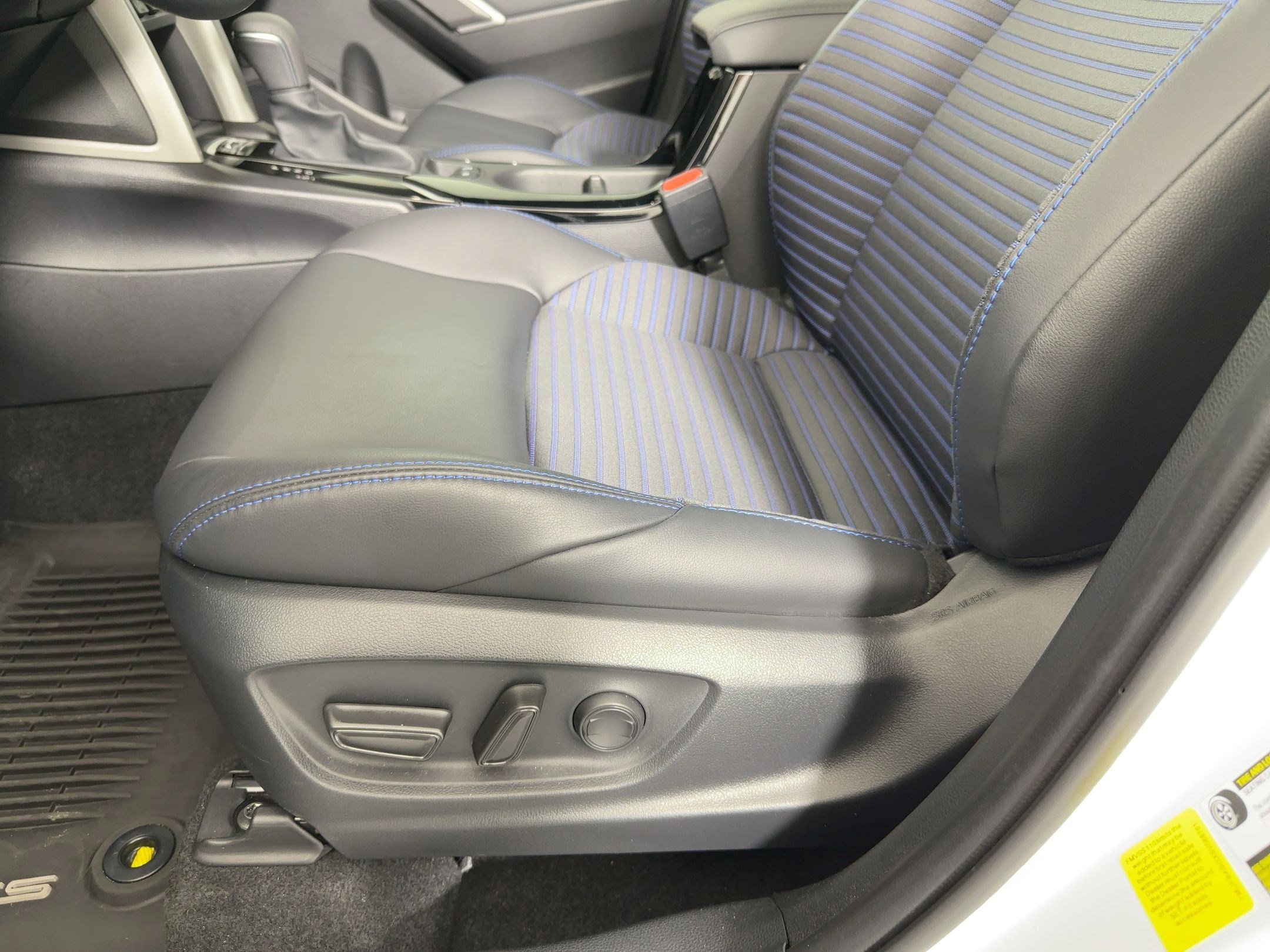 Used 2025 Toyota Corolla Cross AWD Hybrid image 10