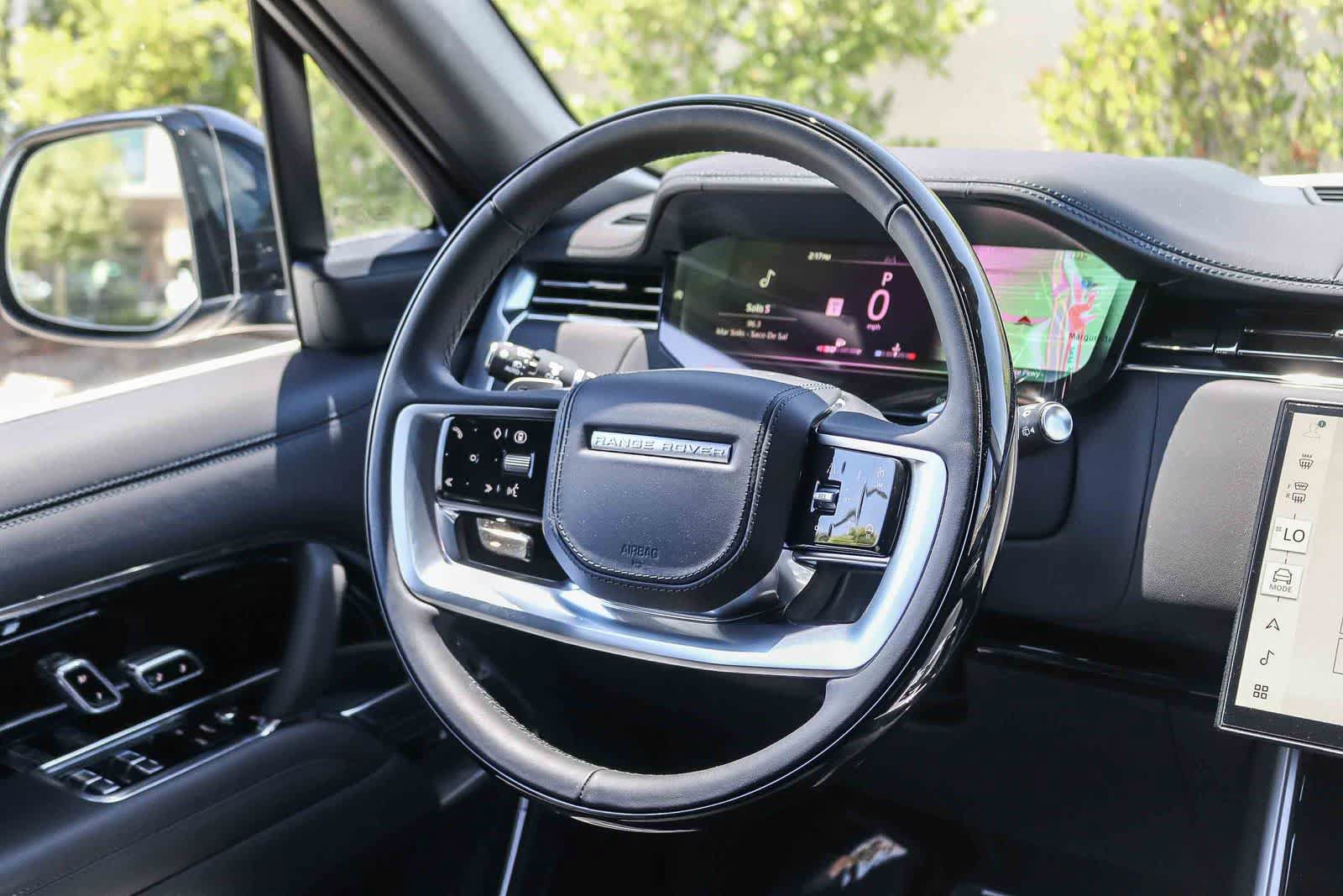 New 2026 Land Rover Range Rover Long Wheelbase SE AWD/4WD image 15