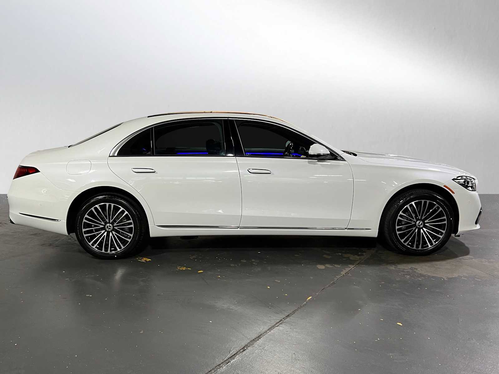 New 2025 Mercedes-Benz S 580 4MATIC Sedan image 3