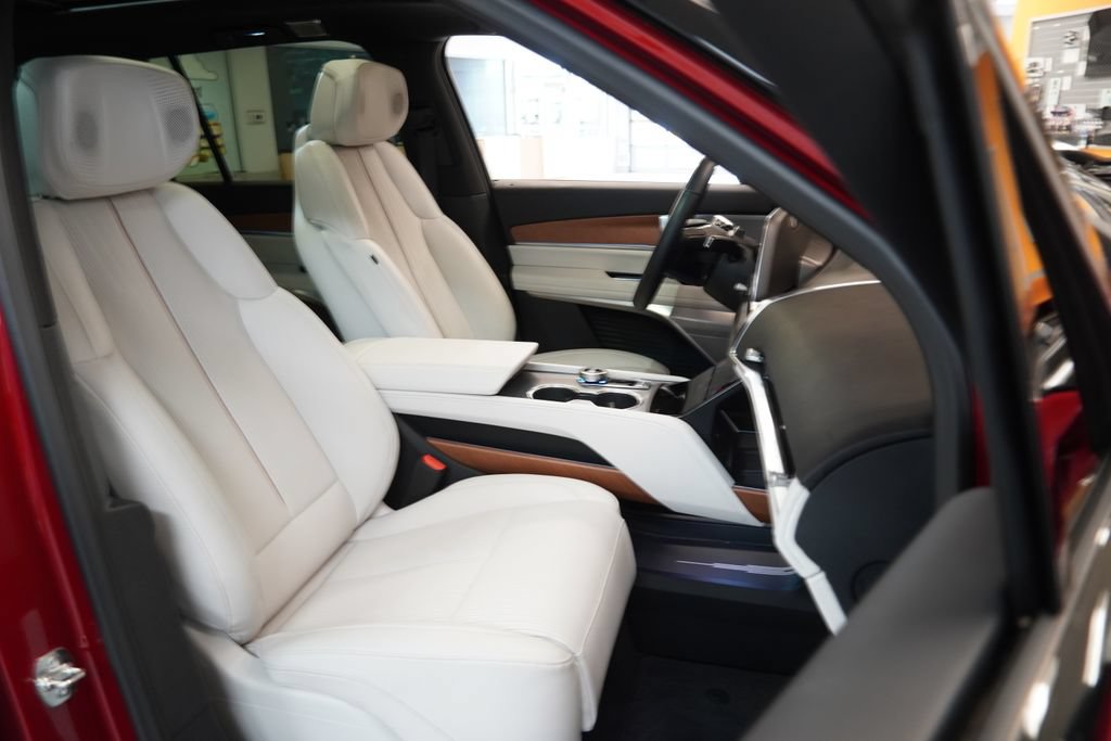 Used 2026 Cadillac Vistiq Sport AWD/4WD image 38