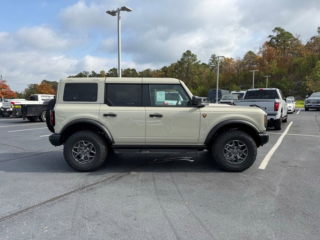 New 2025 Ford Bronco Badlands image 9