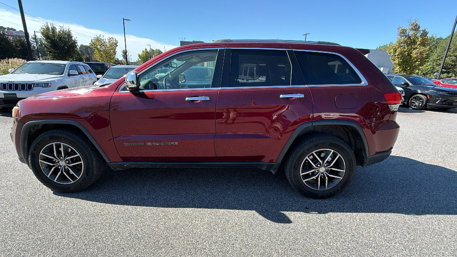 Used 2018 Jeep Grand Cherokee Limited AWD/4WD image 11