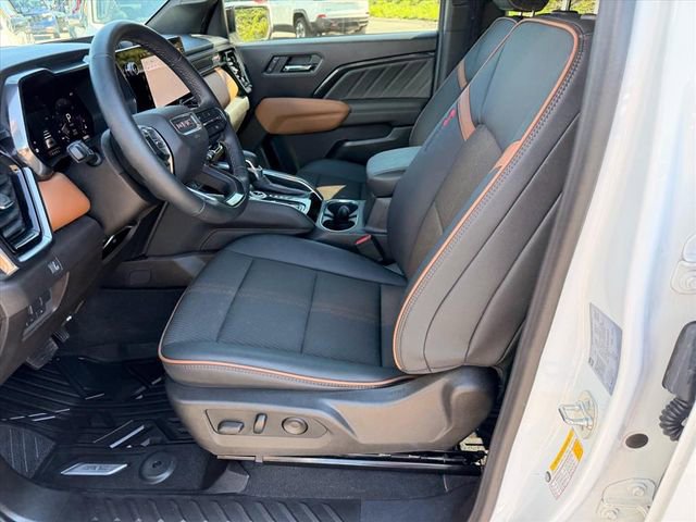 Used 2024 GMC Canyon AT4 image 8