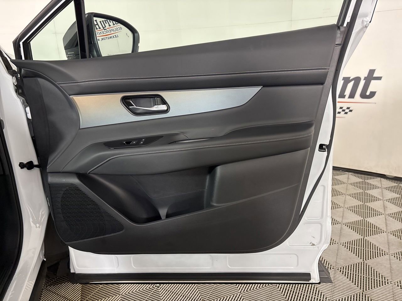 Used 2025 Nissan Murano SL AWD/4WD image 27