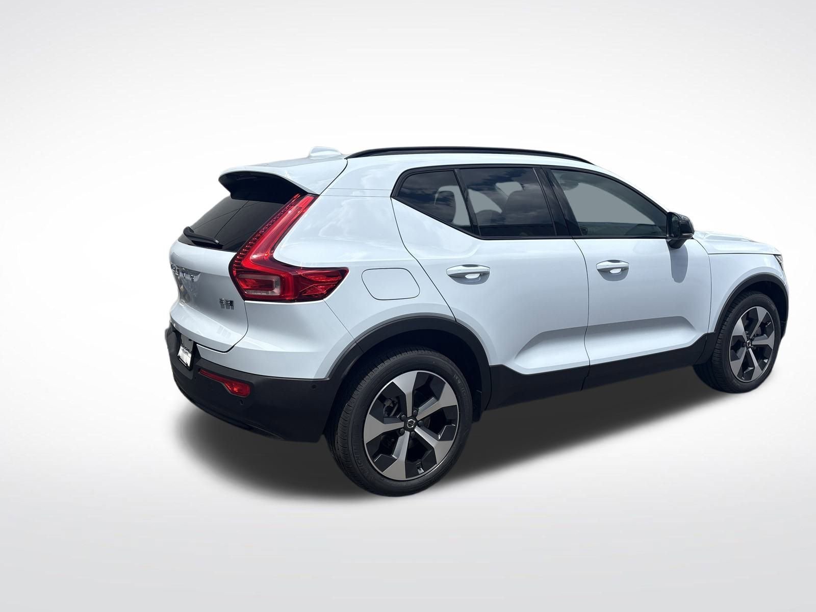New 2026 Volvo XC40 B5 Plus w/ Protection Package Premier image 5