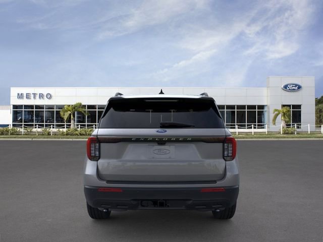 New 2026 Ford Explorer Active RWD image 5