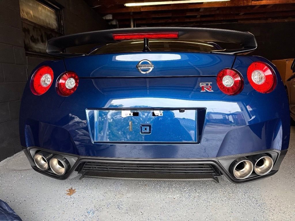 Used 2014 Nissan GT-R Black Edition AWD/4WD image 3