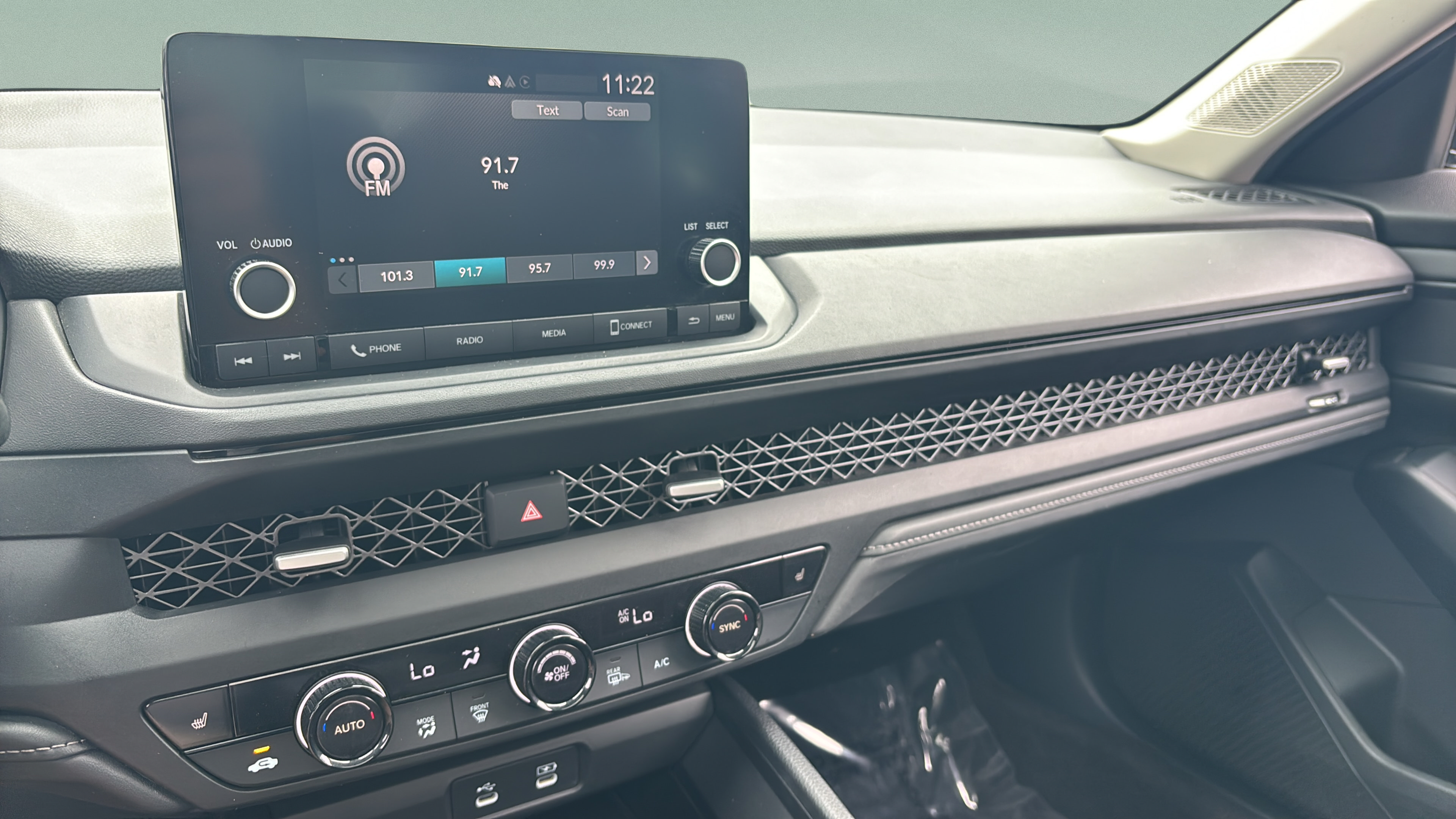 Certified 2023 Honda Accord EX image 33
