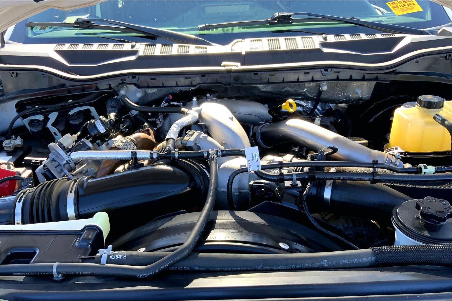 Used 2022 Ford F250 Lariat w/ Lariat Ultimate Package AWD/4WD image 29