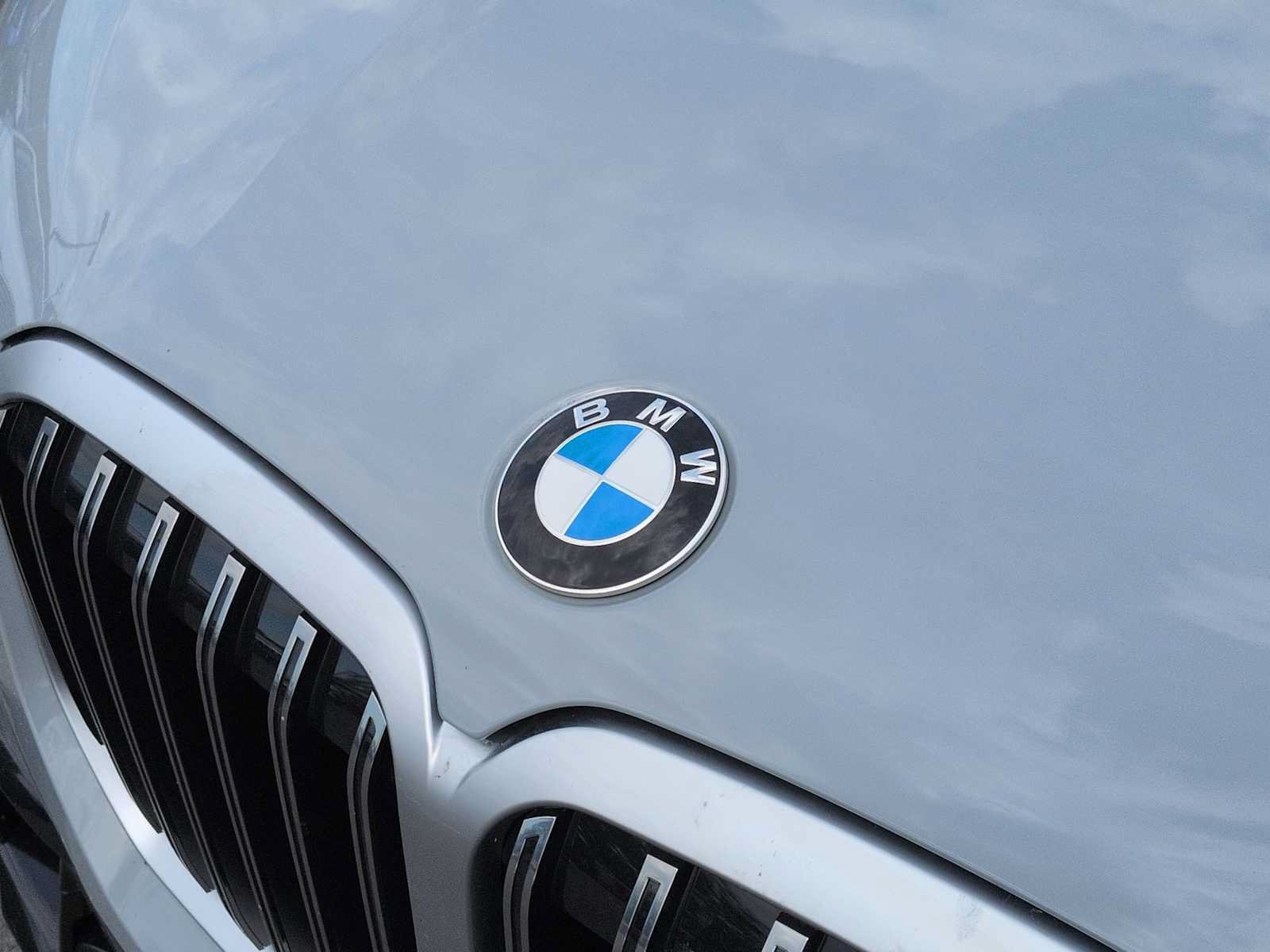 Used 2026 BMW X7 xDrive40i w/ M Sport Package AWD/4WD image 12