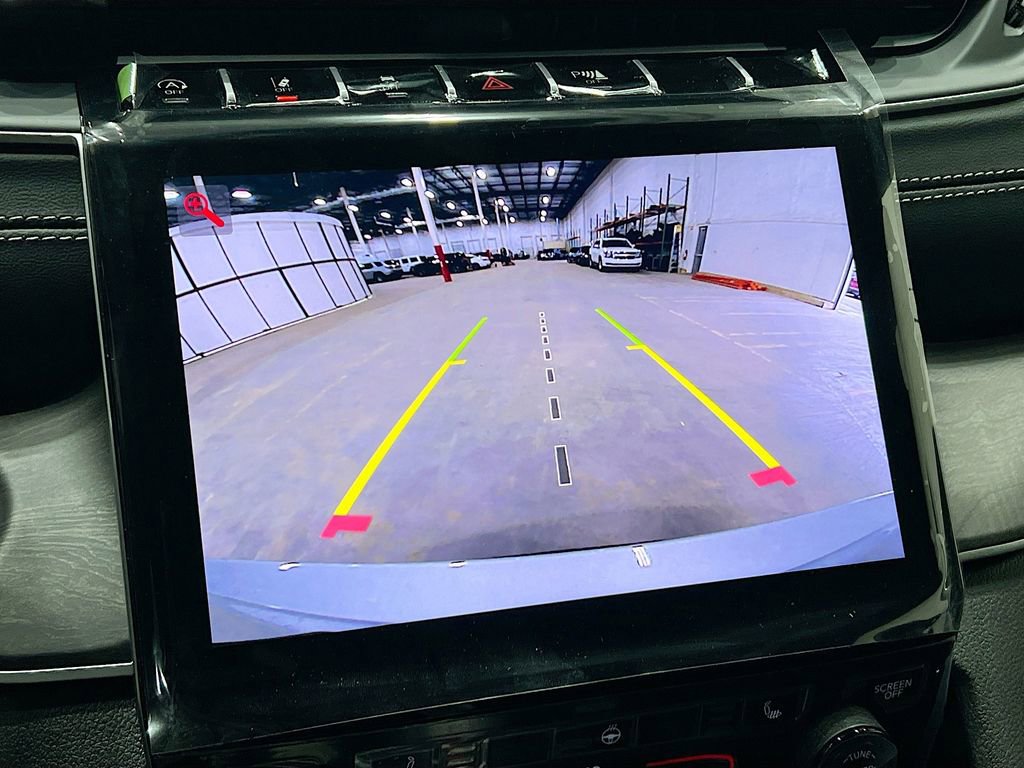 New 2025 Jeep Grand Cherokee L Limited w/ Black Appearance Package image 38