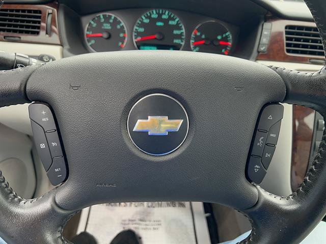 Used 2011 Chevrolet Impala LT w/ Luxury Edition Package FWD image 16