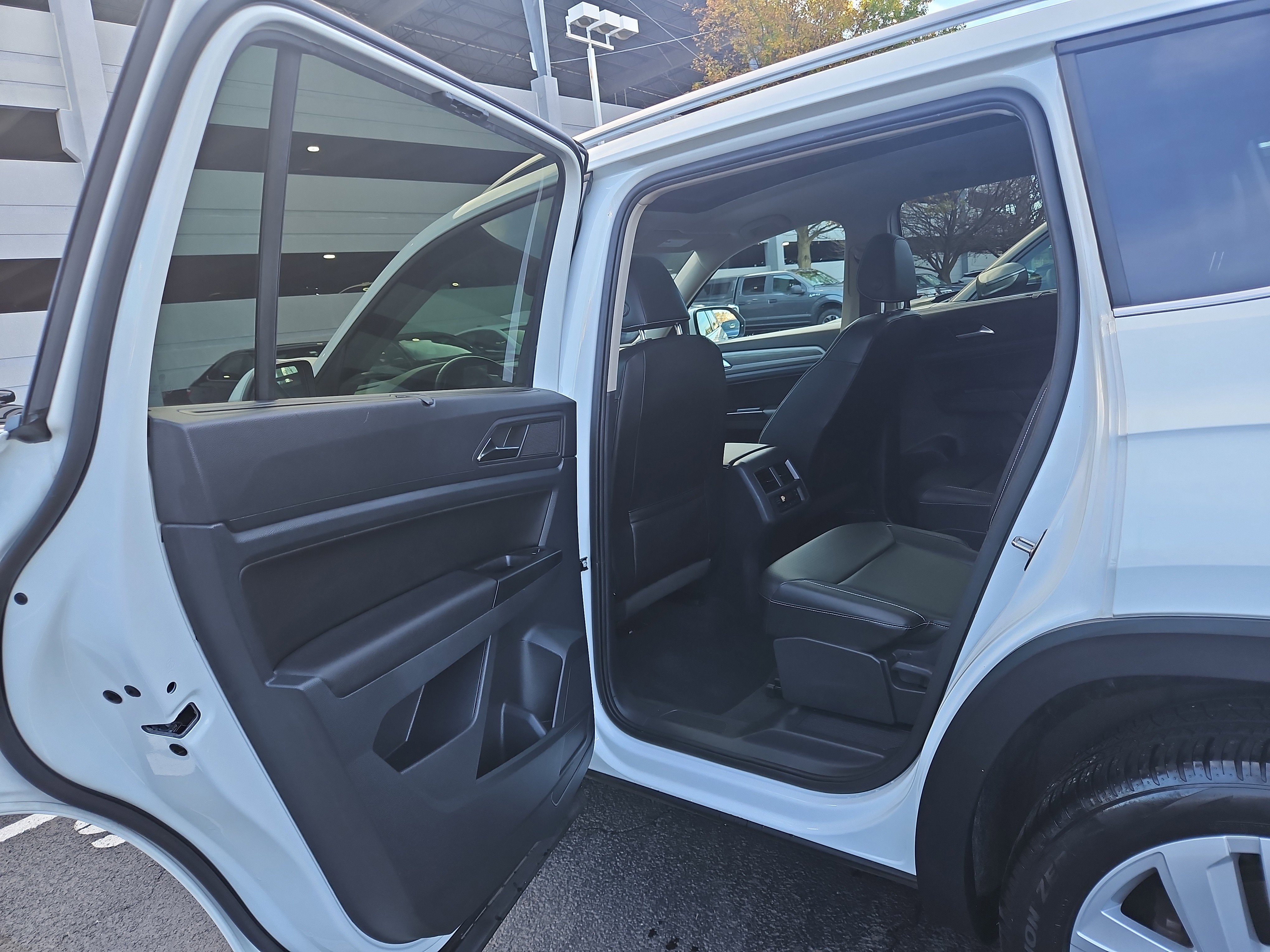 Certified 2021 Volkswagen Atlas SEL image 24