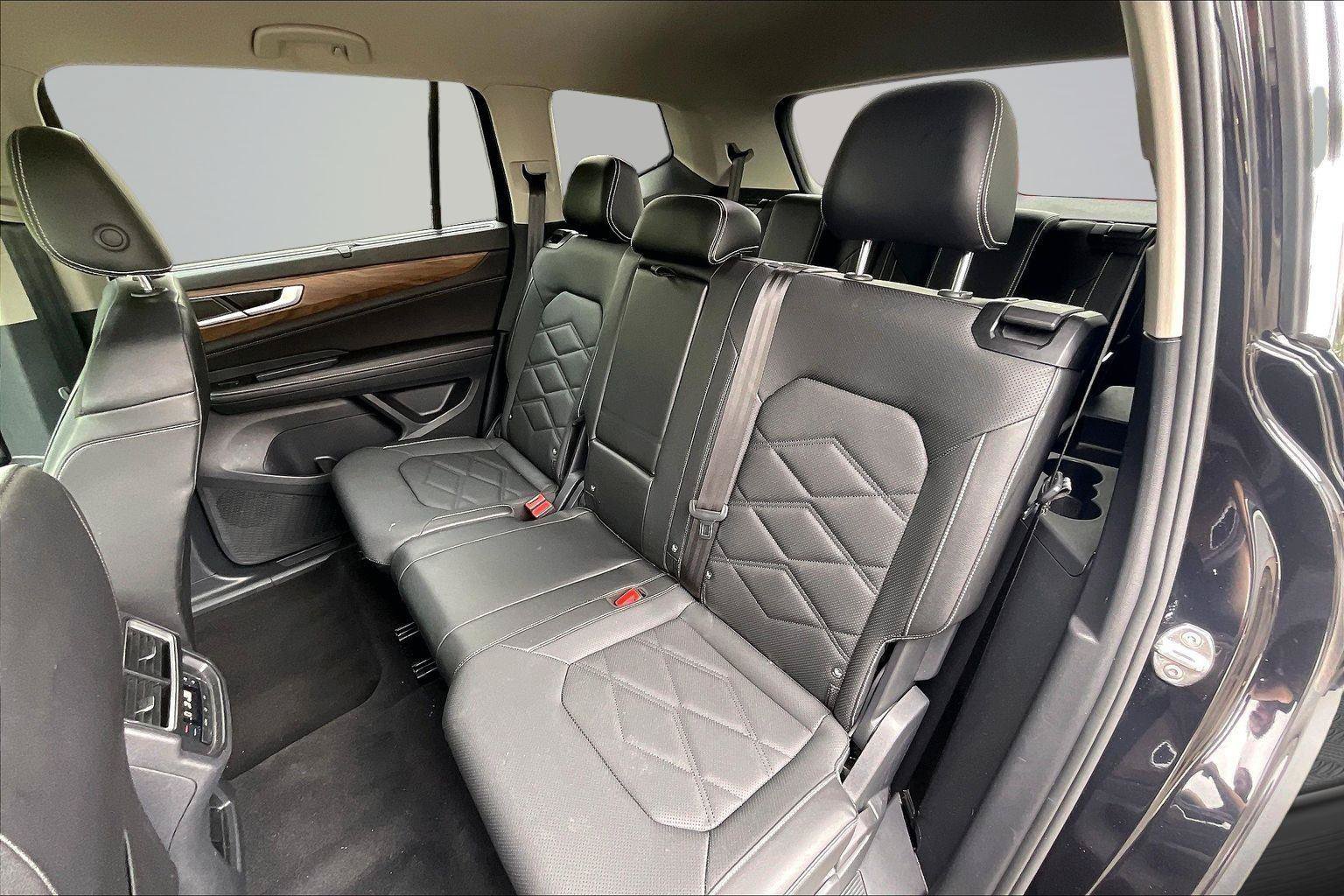 Used 2025 Volkswagen Atlas SE AWD/4WD image 25