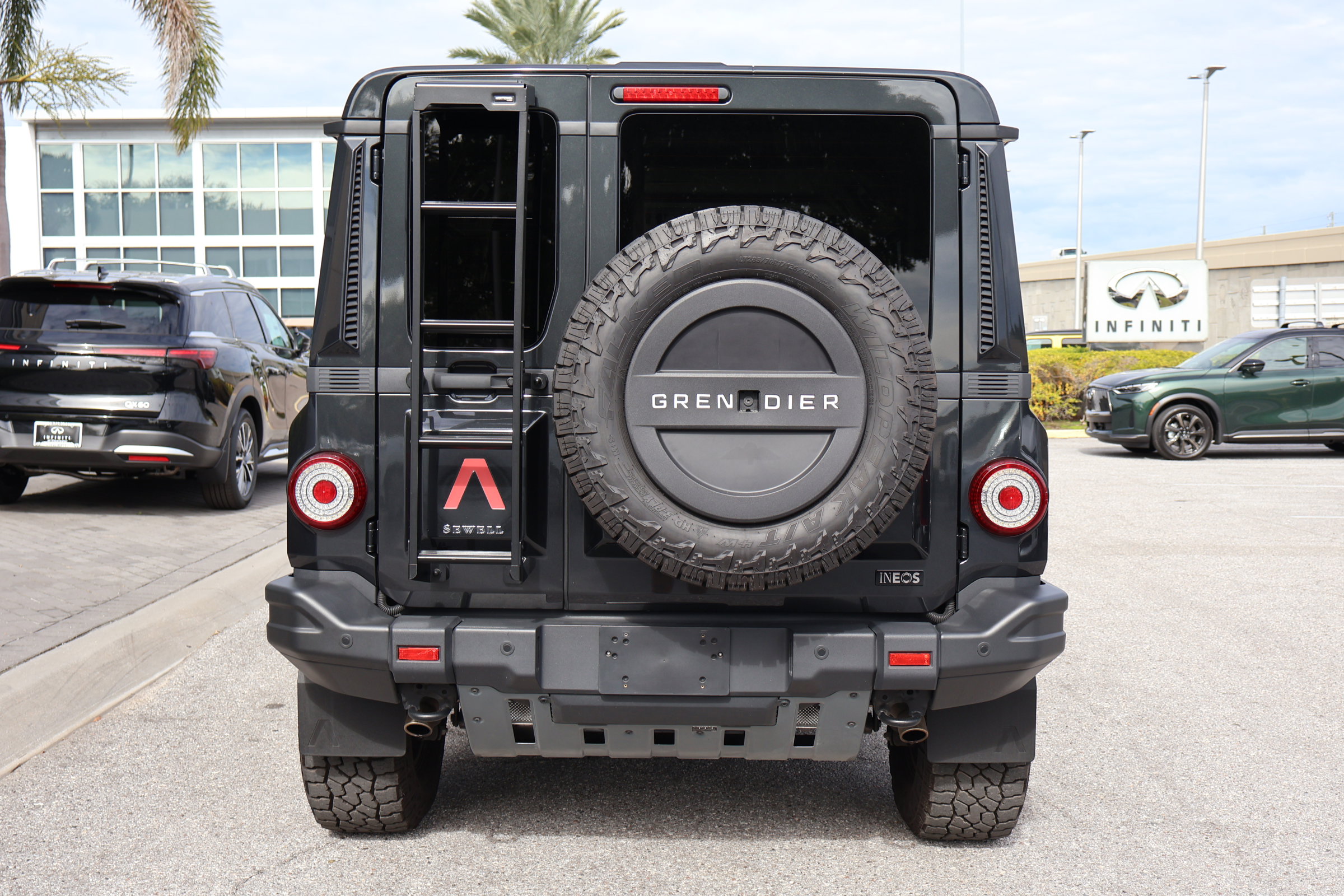 Used 2024 INEOS Grenadier Fieldmaster Edition image 8