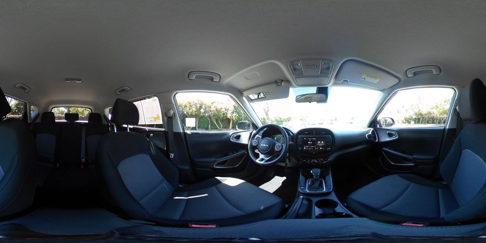 Used 2025 Kia Soul LX w/ LX Technology Package FWD image 39