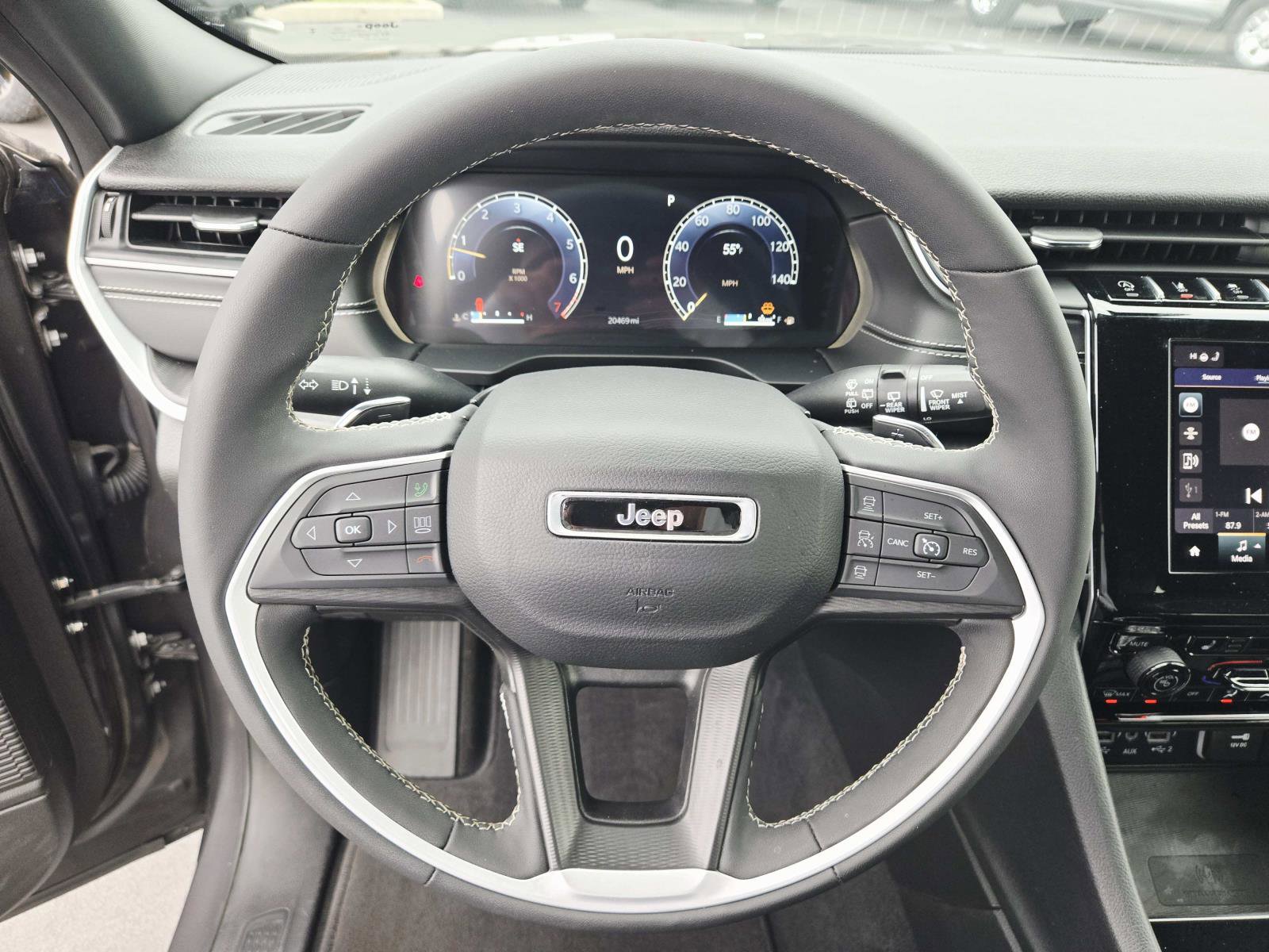 Used 2024 Jeep Grand Cherokee Altitude image 21