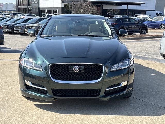 Used 2018 Jaguar XJ R-Sport RWD image 9