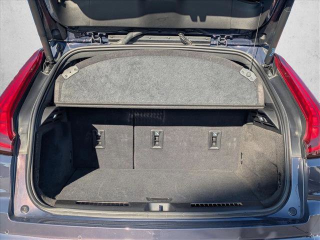 Used 2025 Cadillac XT4 Premium Luxury image 5