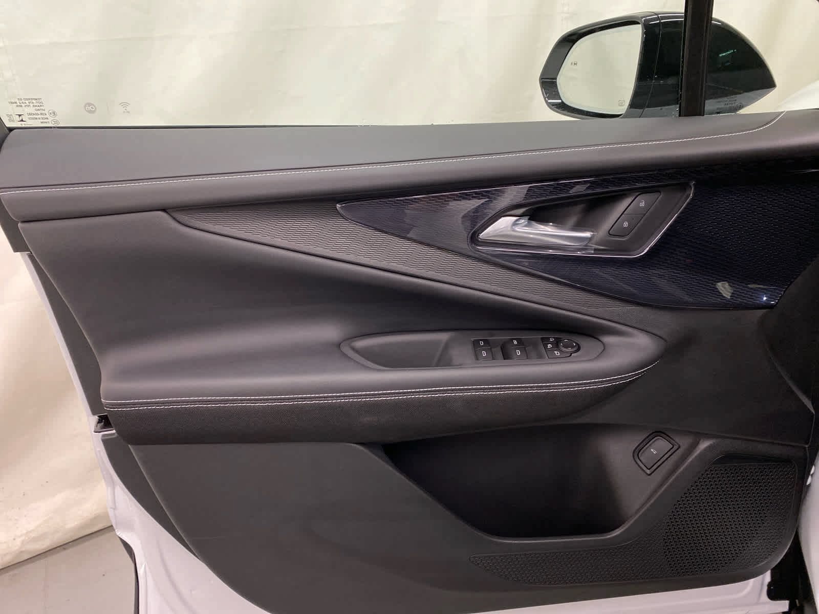 New 2025 Chevrolet Blazer EV LT AWD/4WD image 10