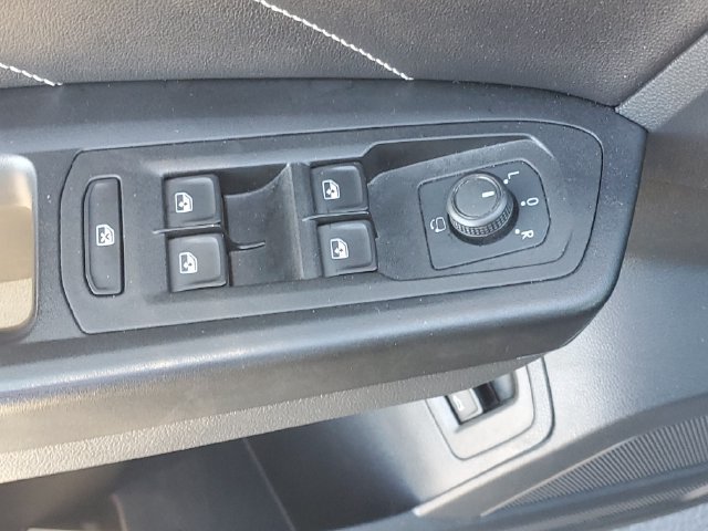 Used 2020 Volkswagen Atlas Cross Sport SEL Premium AWD/4WD image 16