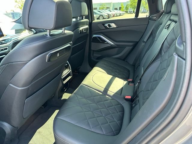 Used 2025 BMW X6 xDrive40i AWD/4WD image 13