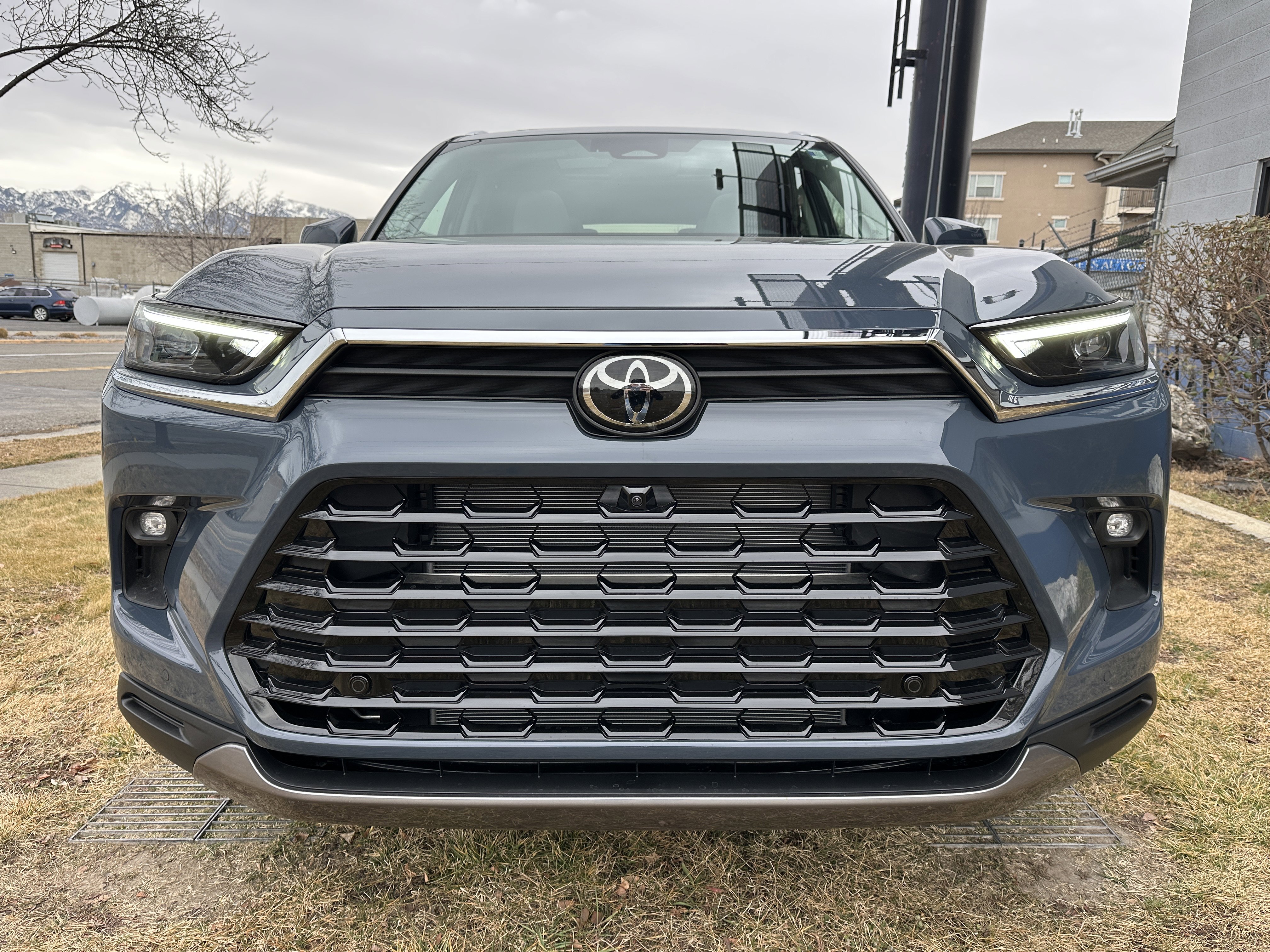 Used 2025 Toyota Grand Highlander AWD image 13