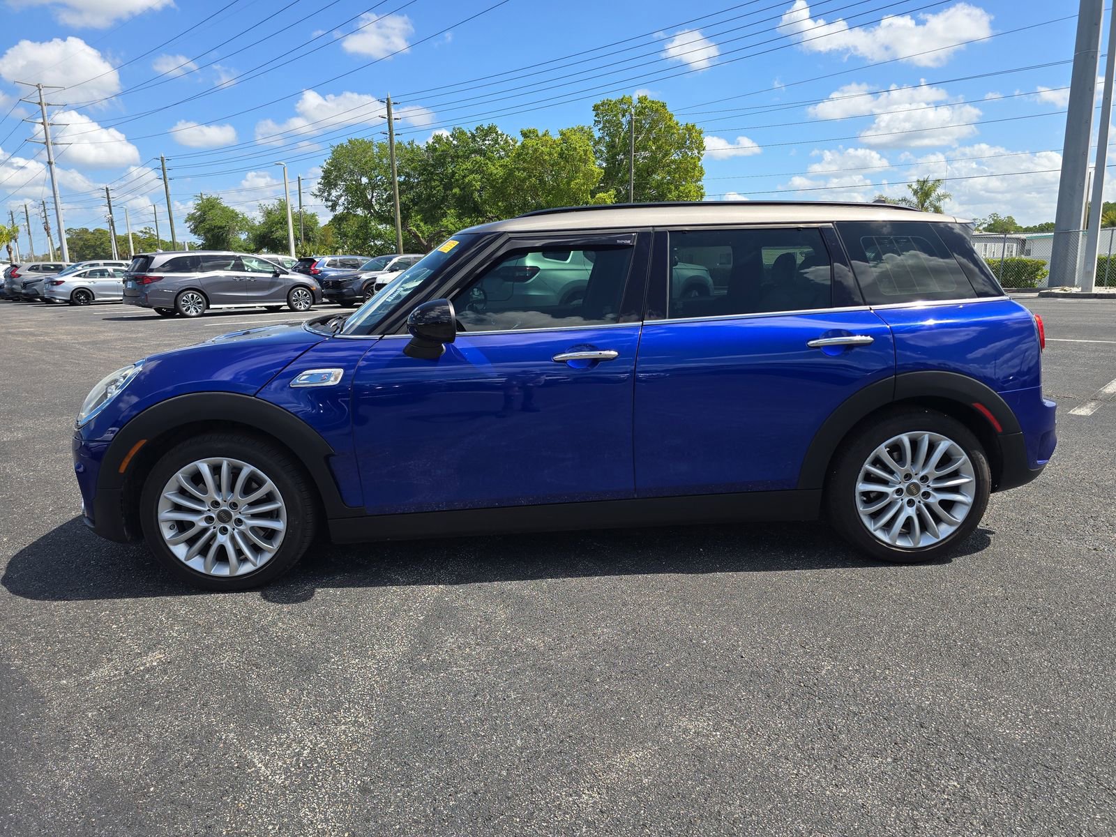 Used 2019 MINI Cooper Clubman S w/ Starlight Blue Edition image 6