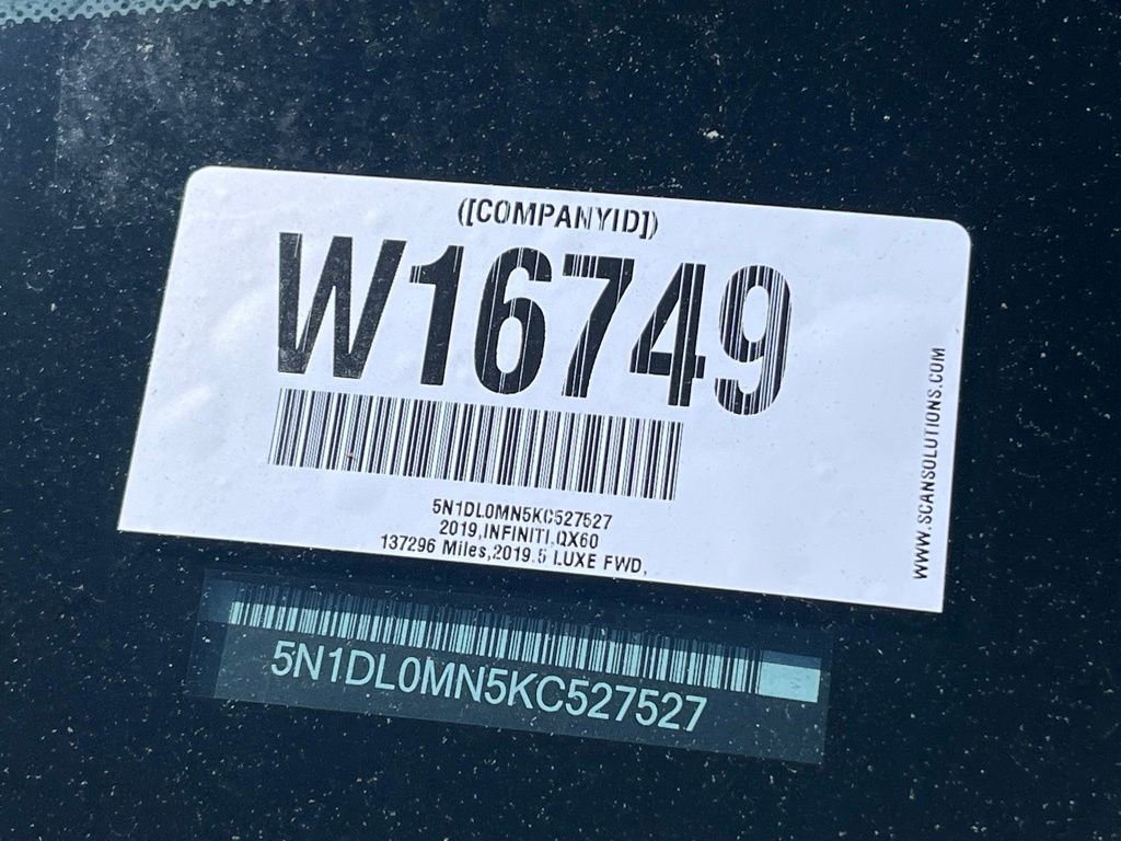 Used 2019 INFINITI QX60 Luxe w/ Essential Package image 2
