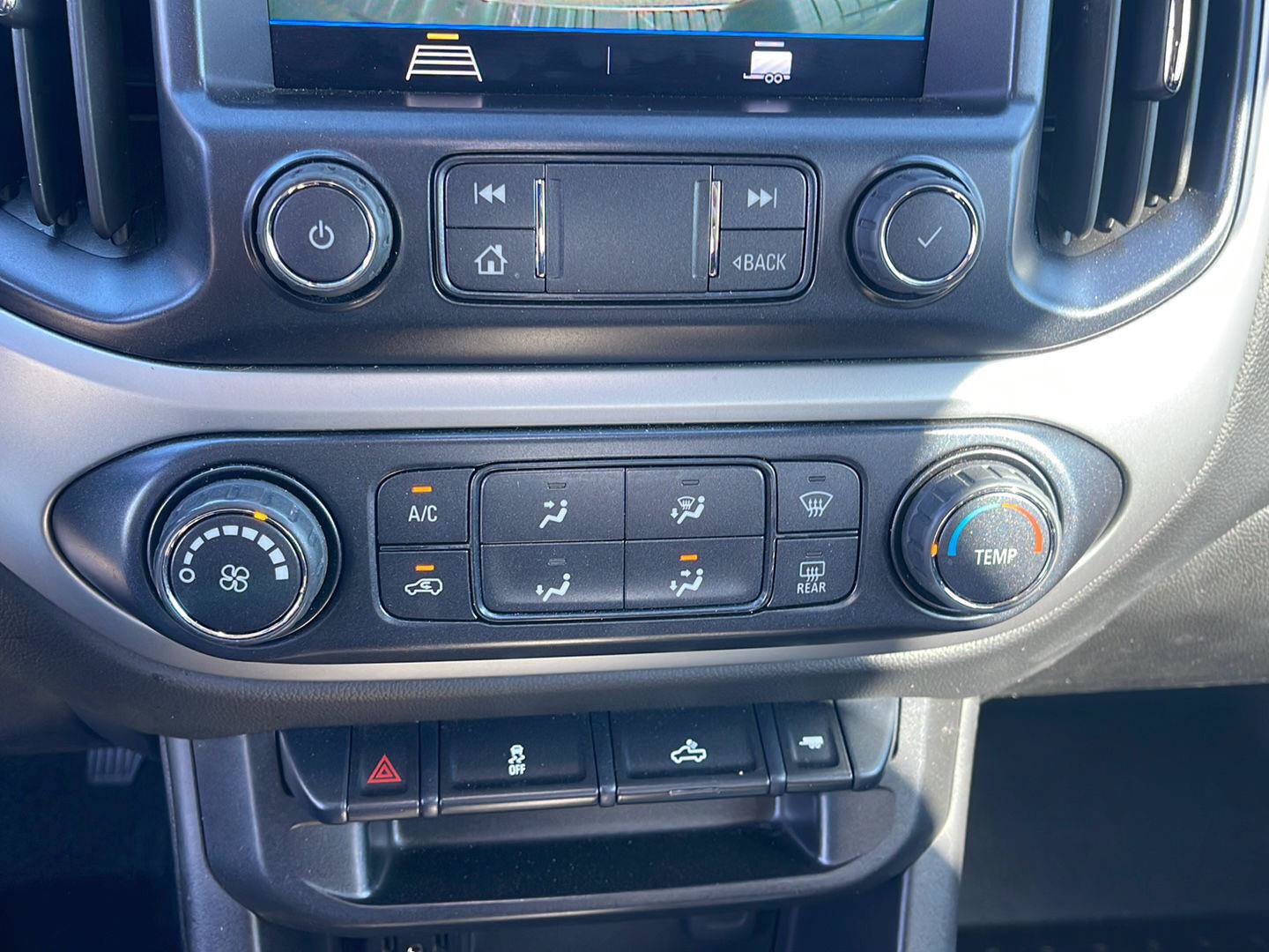Used 2022 Chevrolet Colorado LT w/ LT Convenience Package AWD/4WD image 27