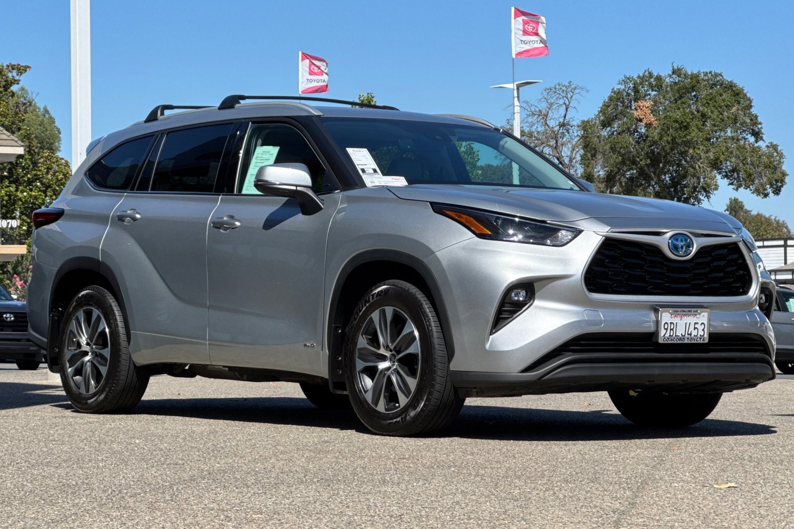 Used 2022 Toyota Highlander XLE AWD/4WD image 7