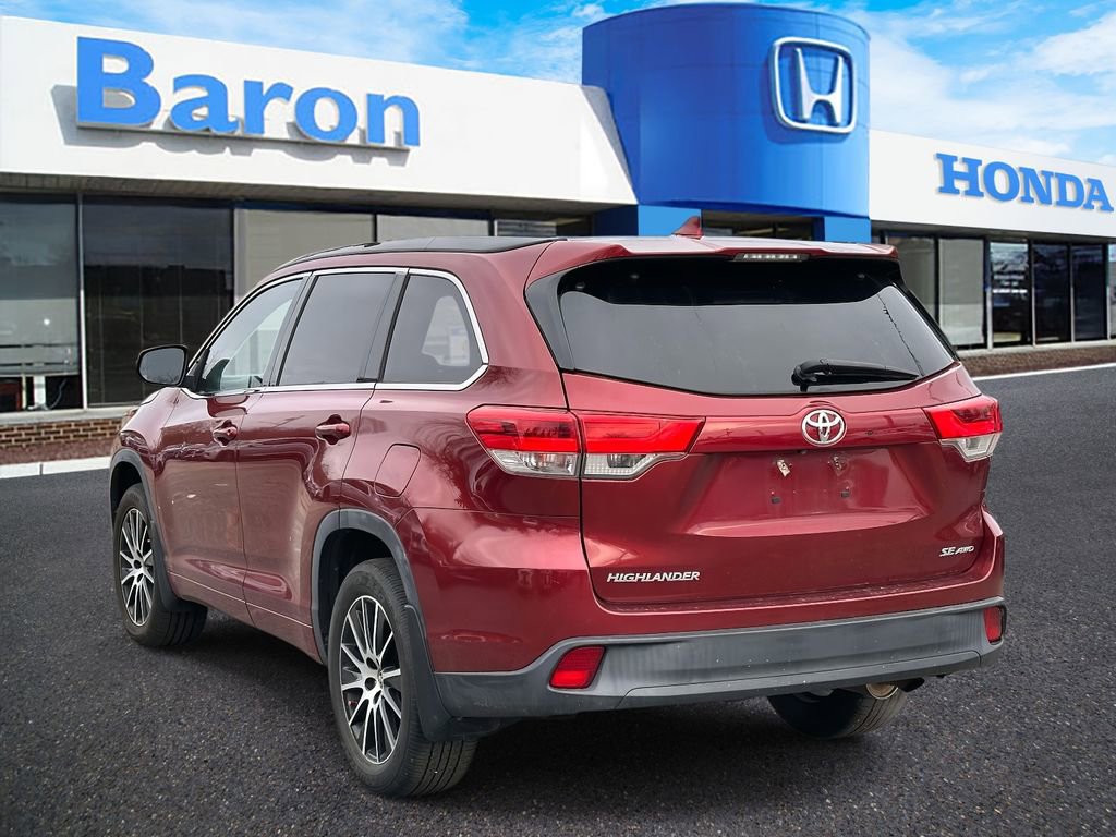 Used 2018 Toyota Highlander SE AWD/4WD image 4