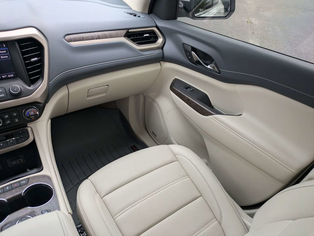 Used 2023 GMC Acadia Denali w/ Denali Ultimate Package FWD image 18