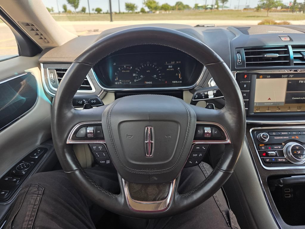 Used 2019 Lincoln Continental Select w/ Continental Climate Package AWD/4WD image 17