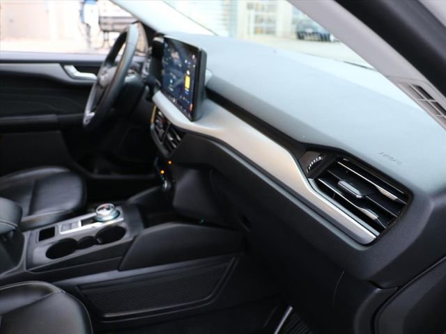 Used 2023 Ford Escape Platinum image 10