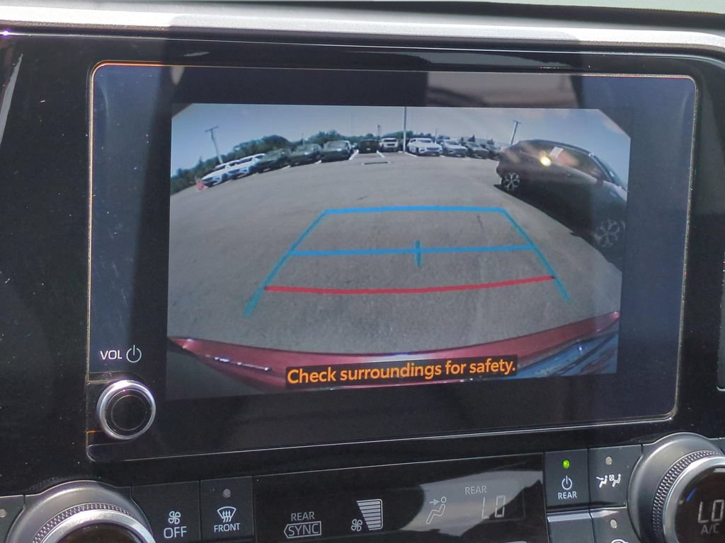 Used 2023 Toyota Highlander XLE FWD image 21