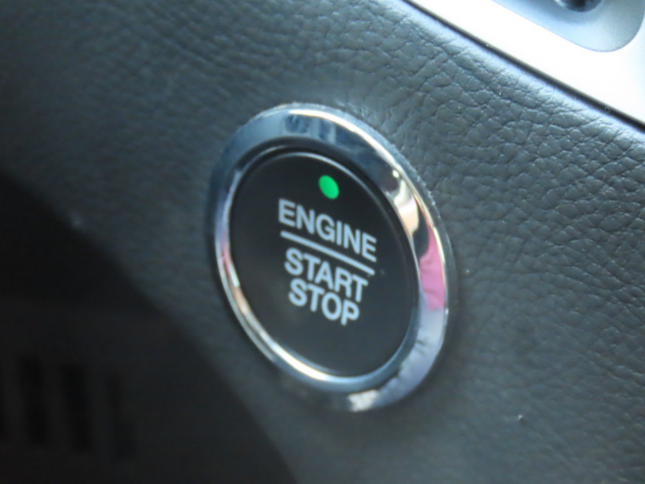 Used 2018 Ford Edge SEL w/ Equipment Group 201A FWD image 30