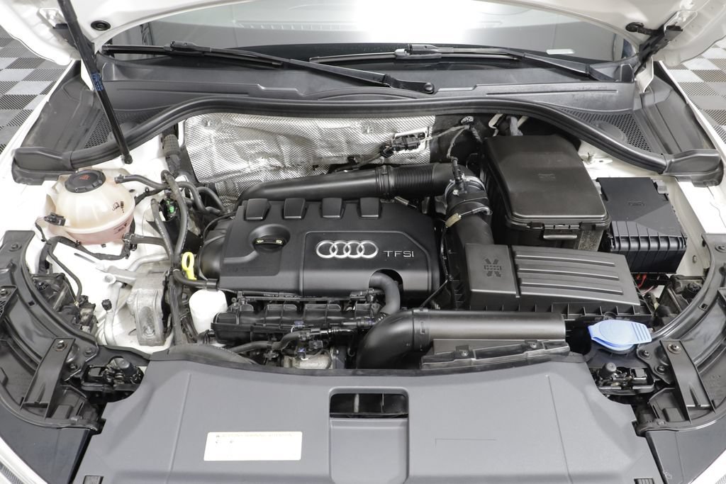 Used 2018 Audi Q3 2.0T Premium Plus w/ Premium Plus Package AWD/4WD image 24