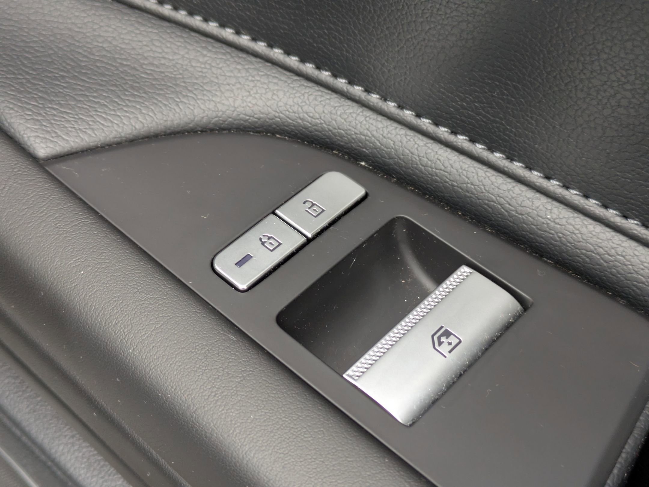 Used 2023 Genesis G80 2.5T image 32