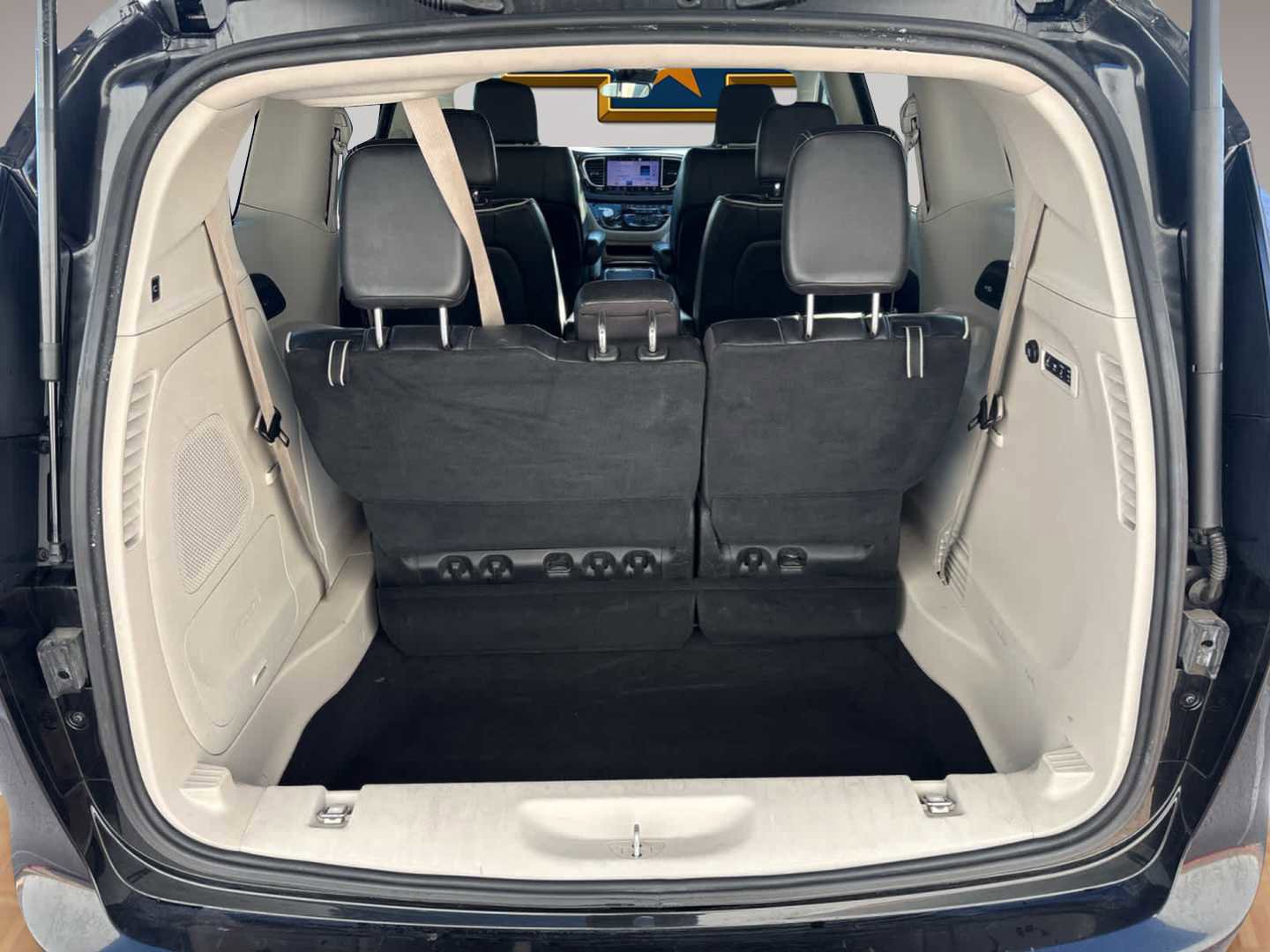 Used 2022 Chrysler Pacifica Limited FWD image 19