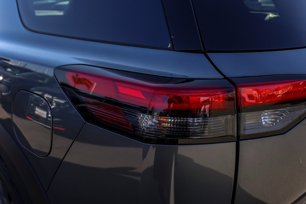 New 2025 Nissan Pathfinder SV image 7