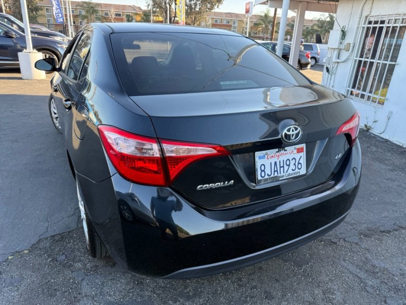 Used 2018 Toyota Corolla LE FWD image 8