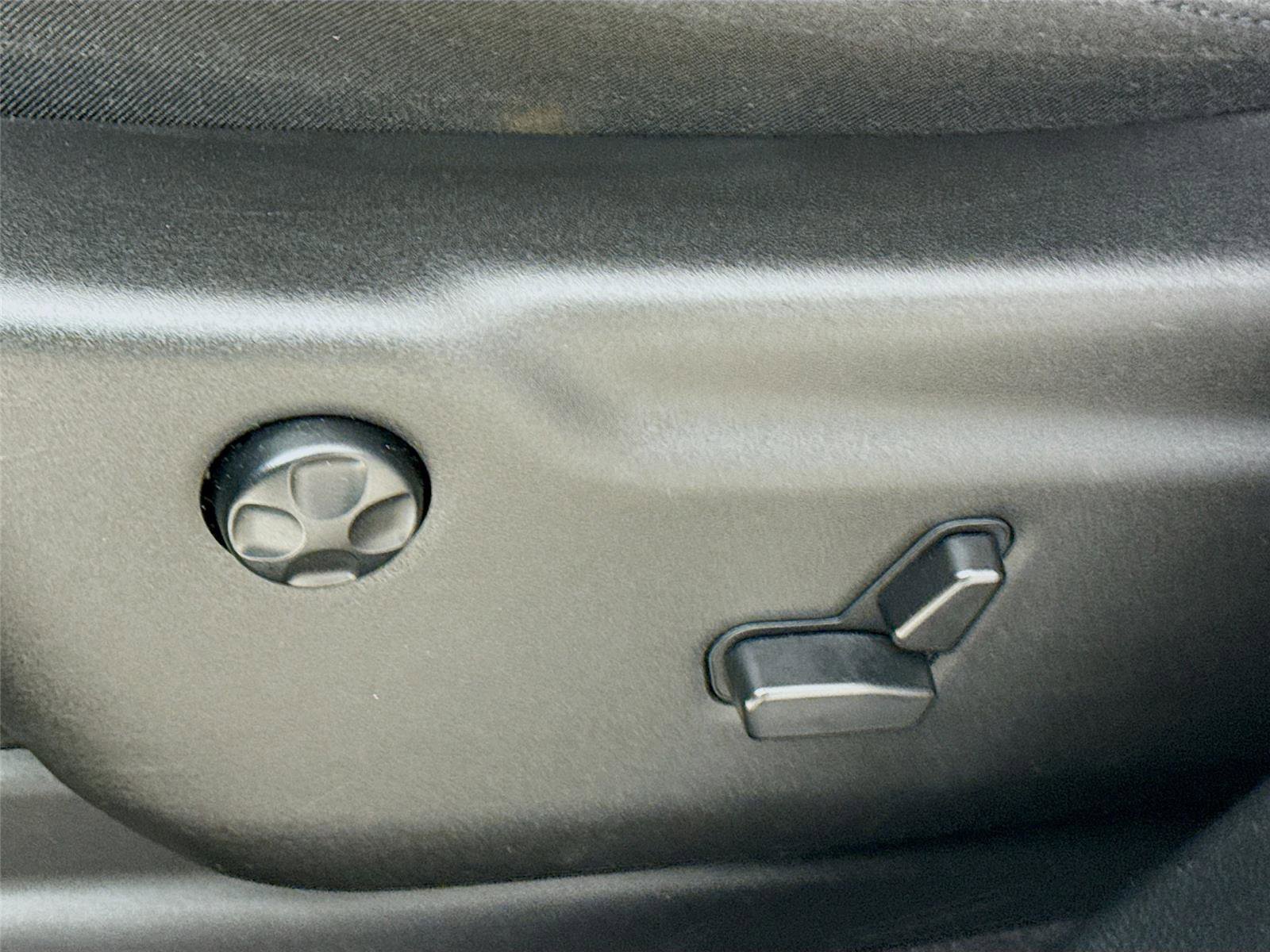 Used 2024 Dodge Durango GT image 19