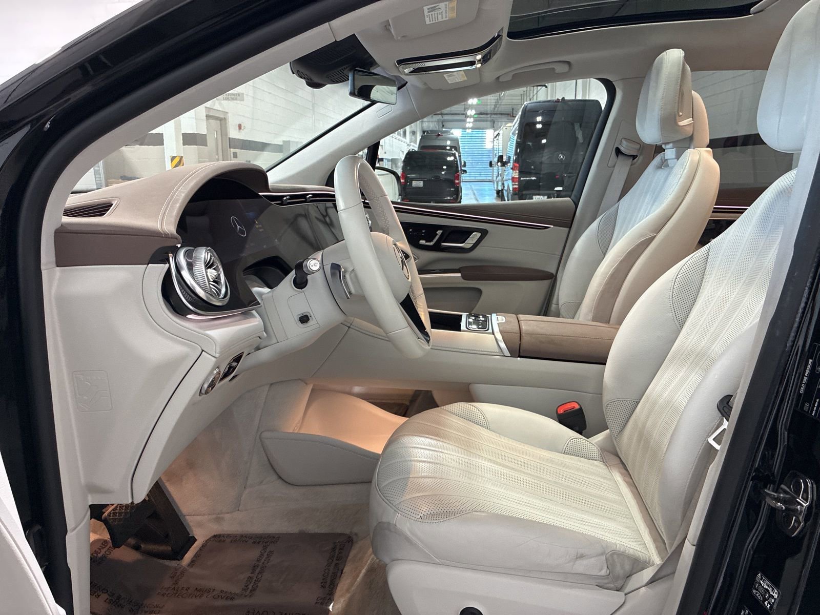 Used 2023 Mercedes-Benz EQS 580 4MATIC SUV image 18