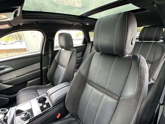 Used 2019 Land Rover Range Rover Velar R-Dynamic SE image 12