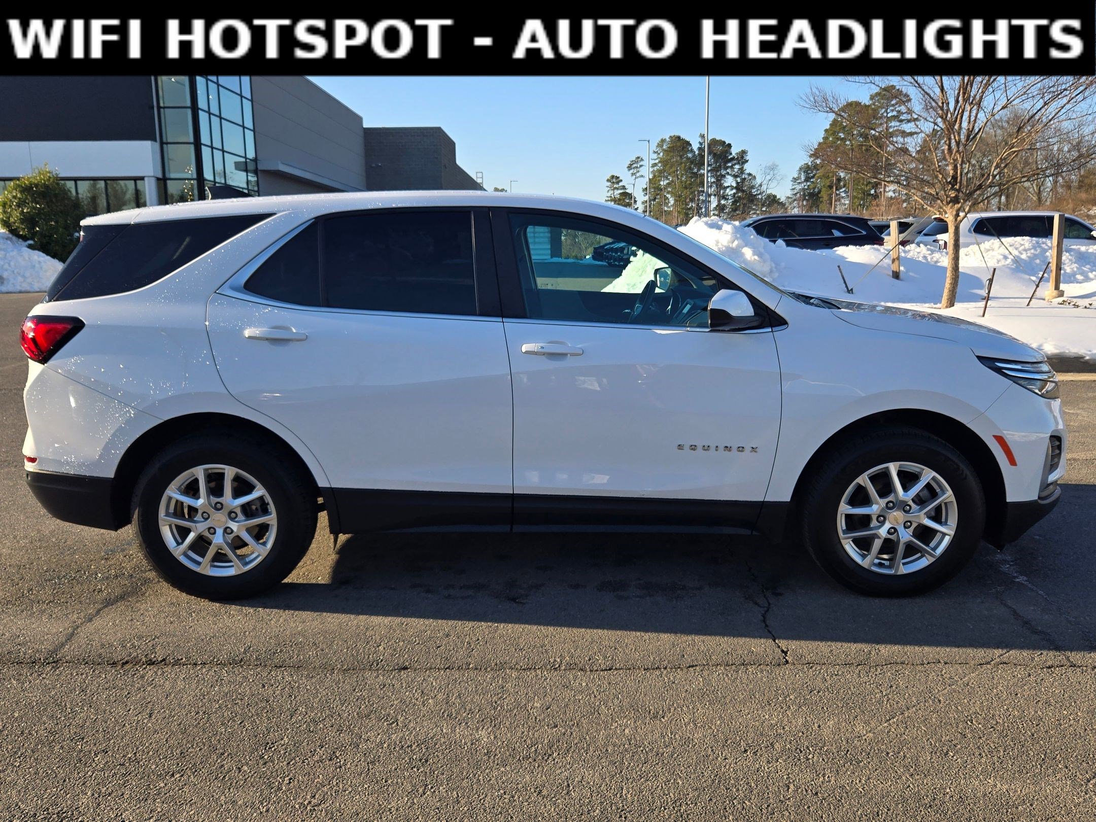 Used 2022 Chevrolet Equinox LT w/ Driver Convenience Package image 8